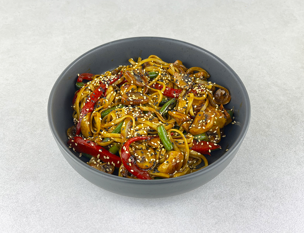 Локшина удон з овочами